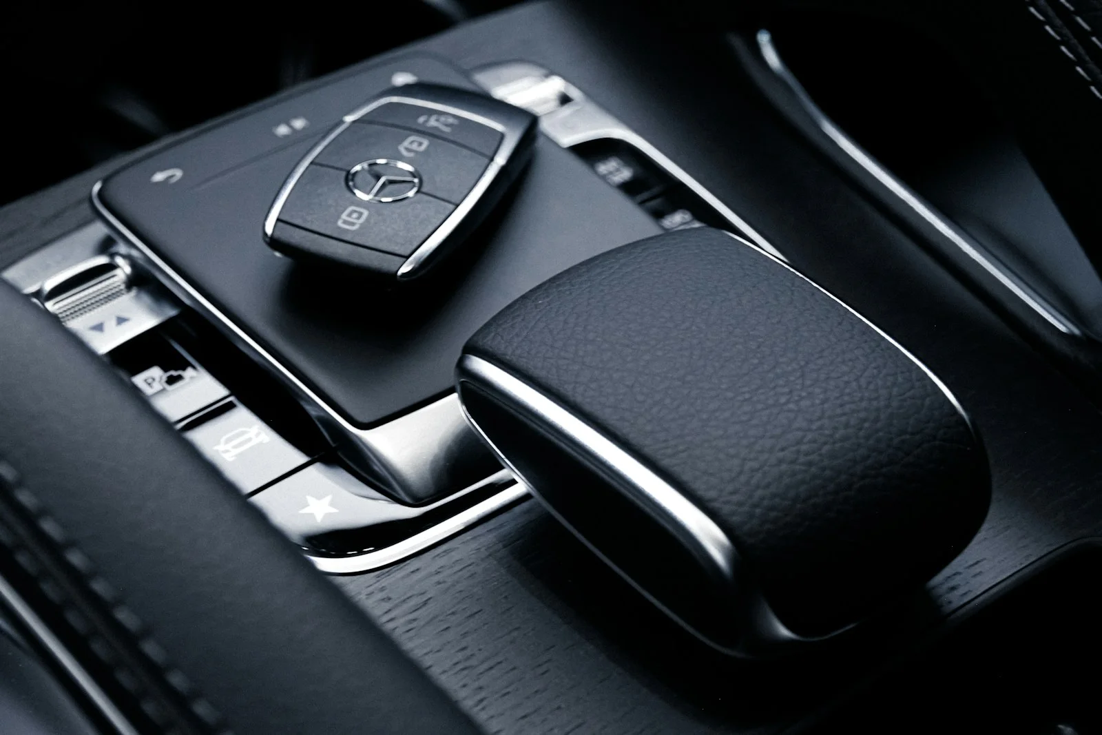 Ключ Mercedes-Benz в салоне